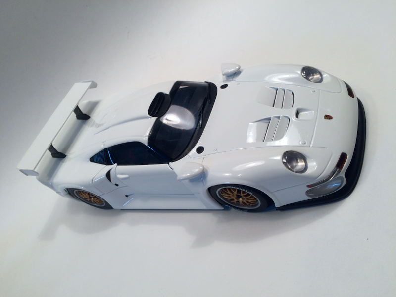 Illustration for article titled Quick Look: UT Models Porsche 911 GT1 (993)